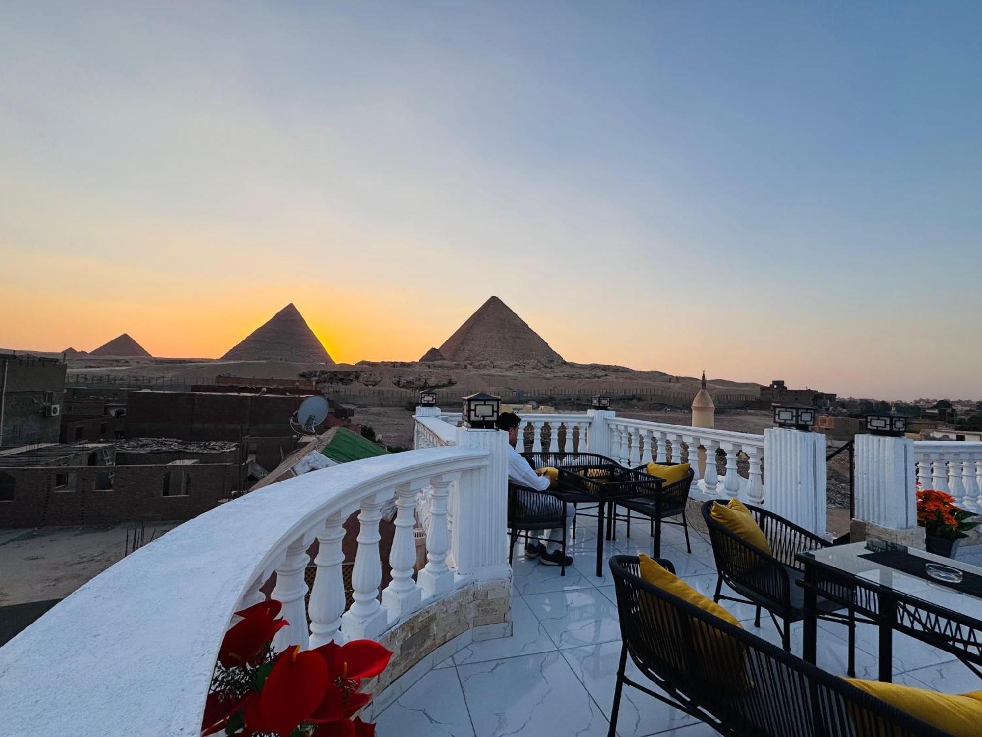 New Scarab Pyramids View Hotel Kafret el-Gabal Kültér fotó