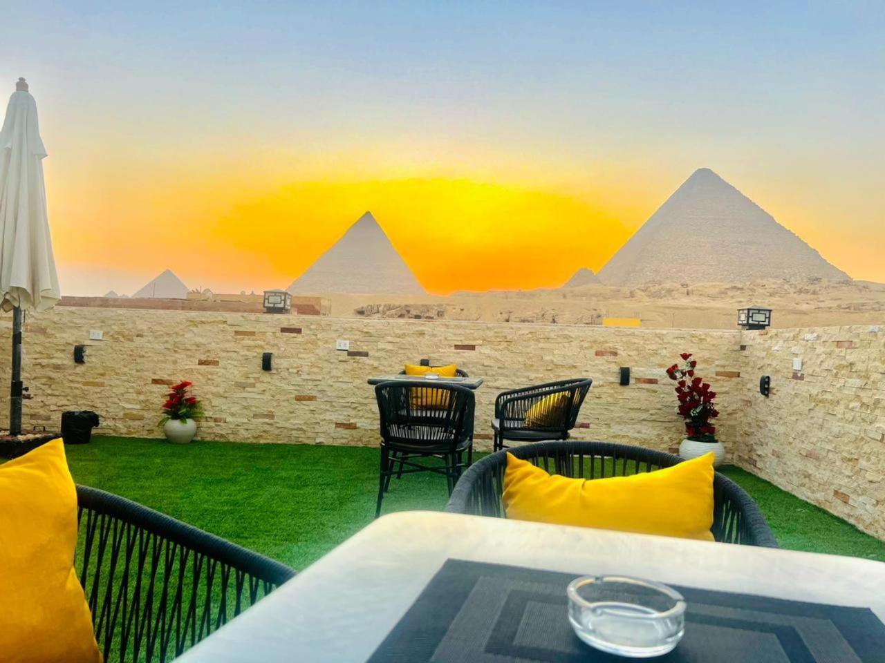 New Scarab Pyramids View Hotel Kafret el-Gabal Kültér fotó