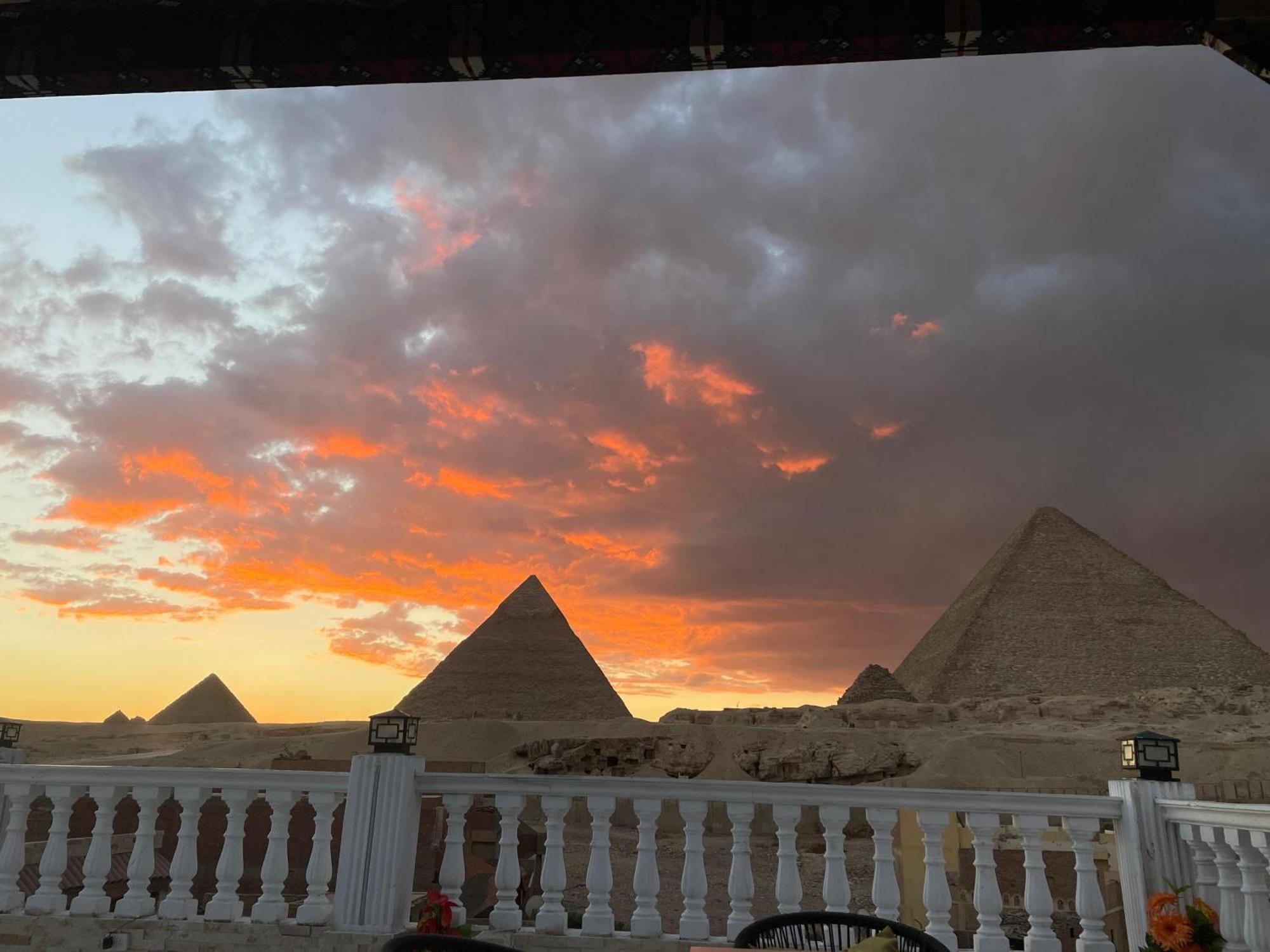 New Scarab Pyramids View Hotel Kafret el-Gabal Kültér fotó